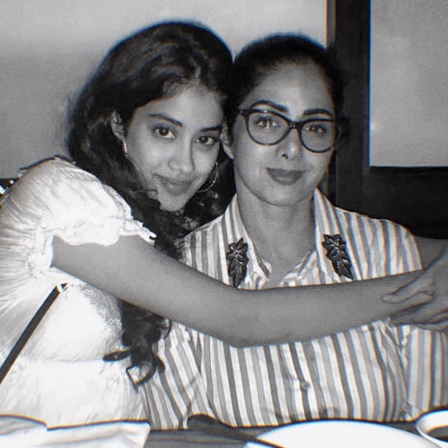 Janhvi posts pic with mother Sridevi: I love you mumma.