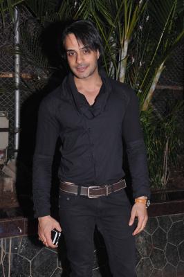 Angad Hasija at Lohri Di Raat in Mumbai. (Photo: IANS)