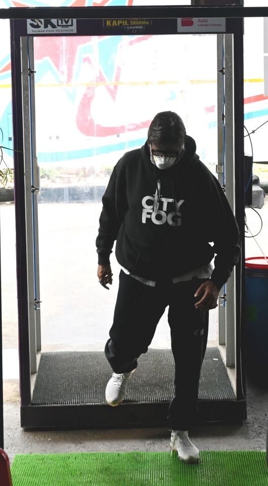 Big B shares glimpses of shooting in Covid era. (Photo Courtesy: srbachchan.tumblr.com)