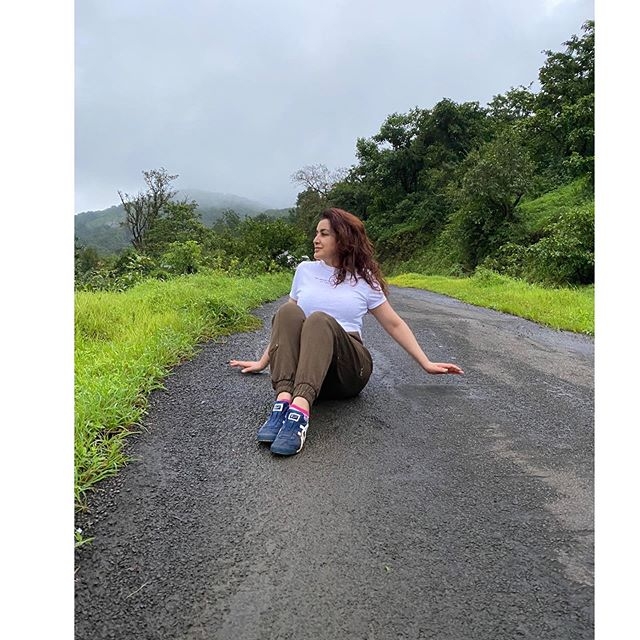 Tisca Chopra demonstrates the fine art of posing amid a slip and fall