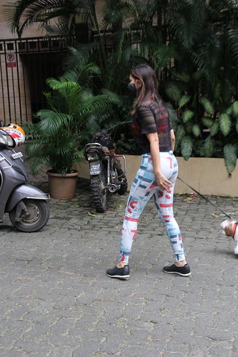 Mumbai: Singer Sophie Chowdhary seen at Bandra in Mumbai on Sep 3, 2020. (Photo: IANS)