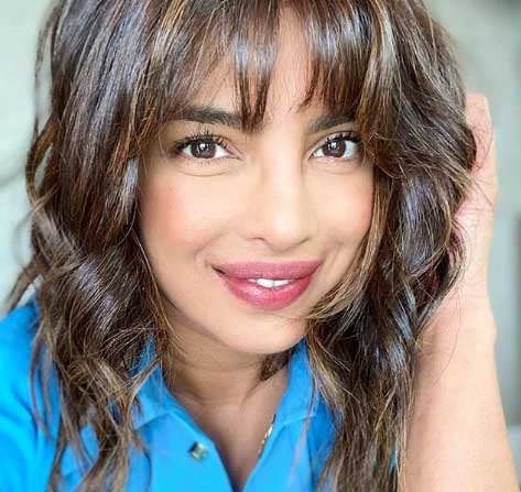 Priyanka chops hair, flaunts her bangs.