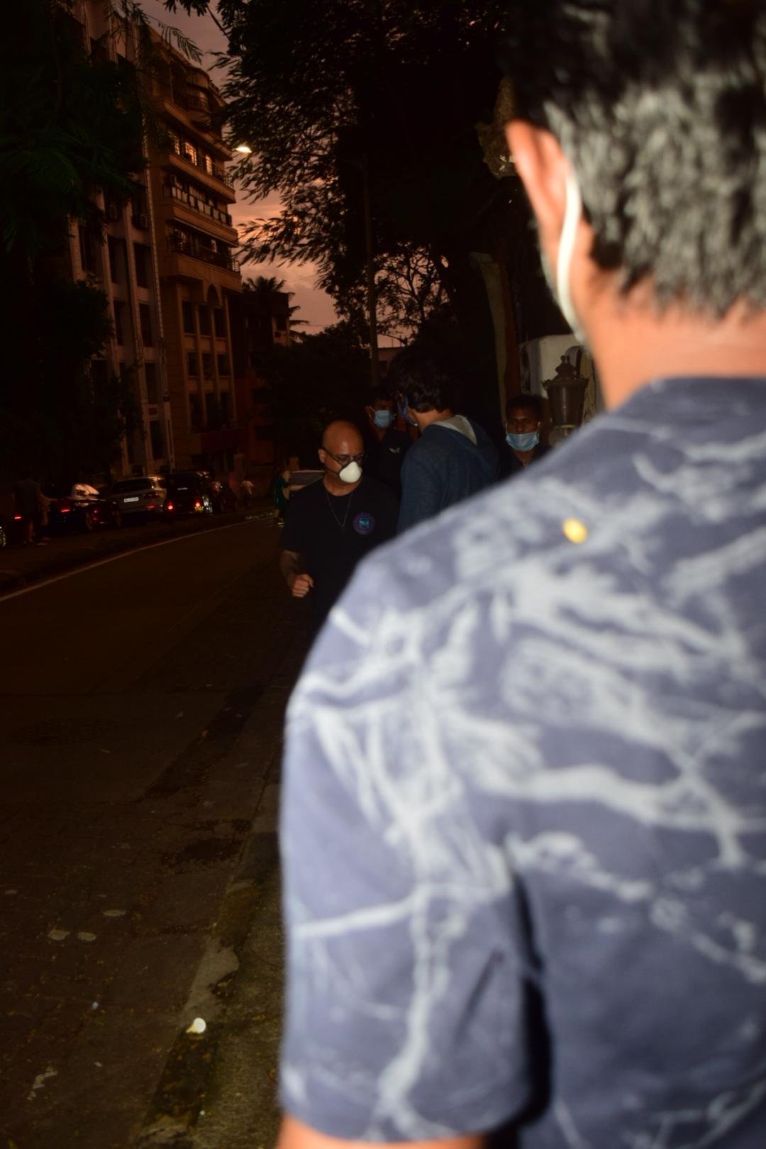 Mumbai: Actor Arjun Rampal seen at Hakim Alim salon in Mumbai's Bandra on Sep 13, 2020. (Photo: IANS)