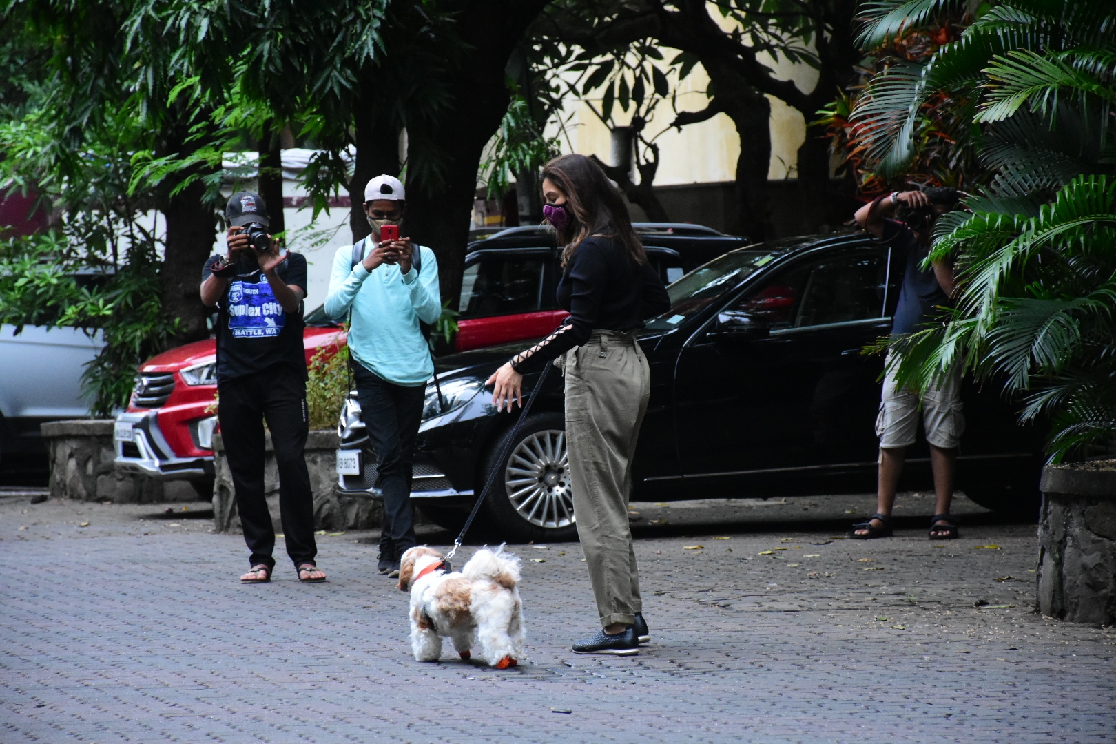 Mumbai: Actress Sophie Chowdhary seen in Mumbai's Bandra on September 17, 2020. (Photo: IANS)