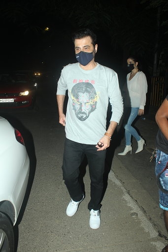 Mumbai: Actor Sanjay Kapoor leaves for the birthday celebrations of his mother Nirmal Kapoor in Mumbai on Sep 27, 2020. (Photo: IANS)