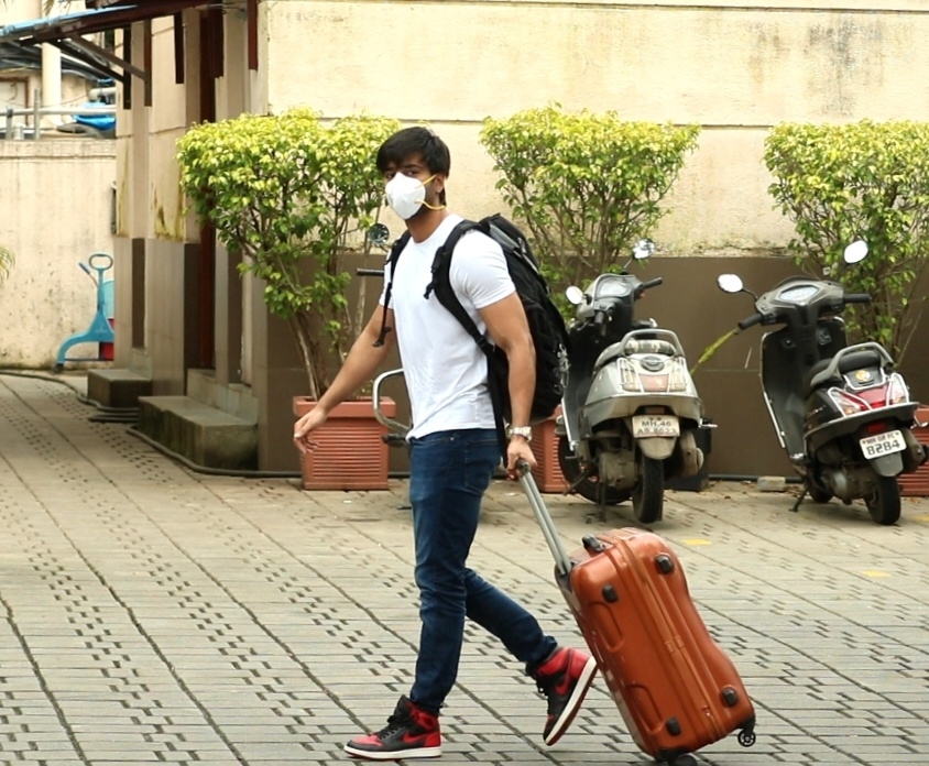 Mumbai: Actor Meezan Jaffrey leave for Manali to shoot for their upcoming film "Hungama 2" from Mumbai on Oct 4, 2020. (Photo: IANS)