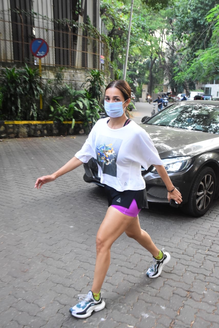 Mumbai: Actress Malaika Arora seen at Bandra in Mumbai on Oct 9, 2020. (Photo: IANS)