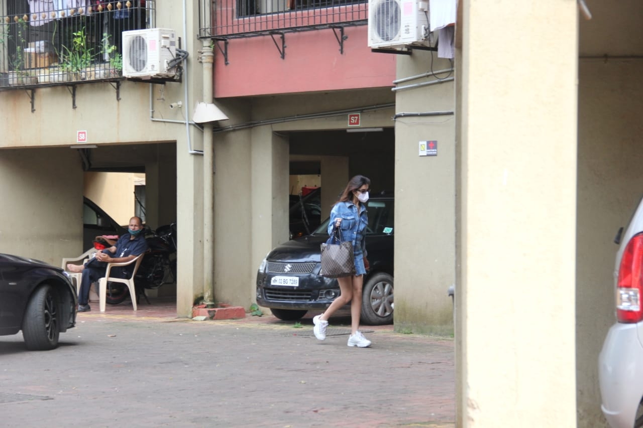 Mumbai: Actress Tara Sutaria seen at Bandra in Mumbai on Oct 12, 2020. (Photo: IANS)