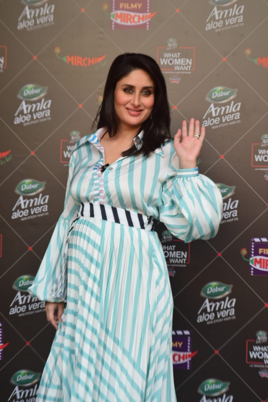 Mumbai: Actress Kareena Kapoor Khan seen at Mehboob studio in Mumbai's Bandra on November 08, 2020. (Photo: IANS)