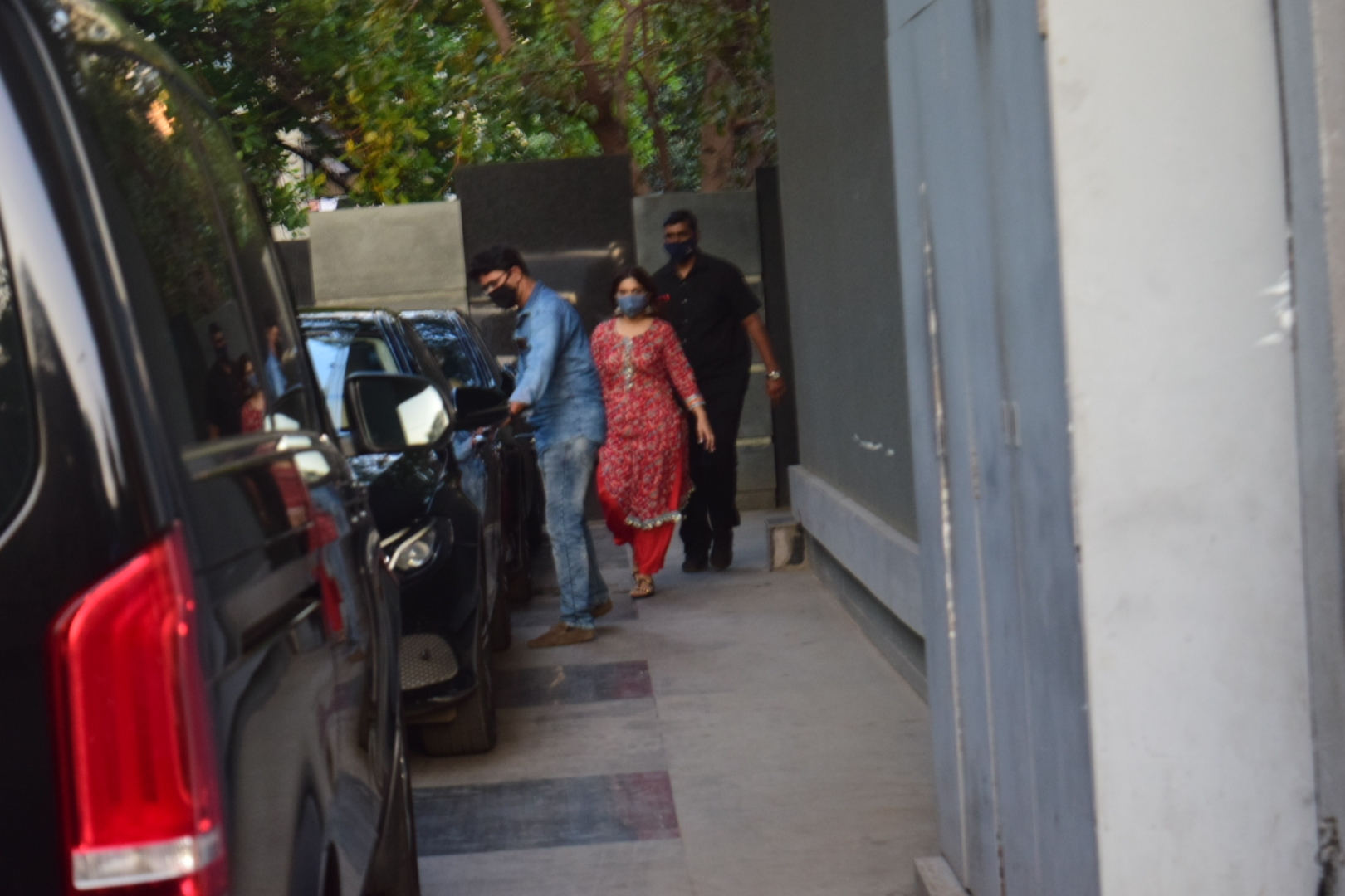 Mumbai: Actress Bhumi Pednekar seen at the office of Pooja Films in Mumbai's Juhu on Nov 14, 2020. (Photo: IANS)