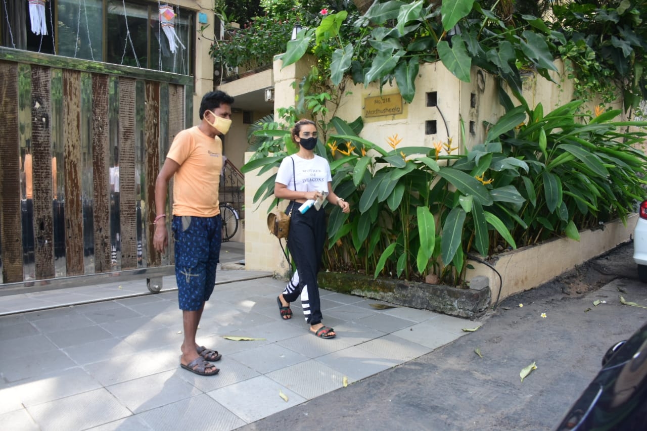 Mumbai: Actress Patralekha seen at a Bandra dental clinic in Mumbai on Nov 20, 2020. (Photo: IANS)