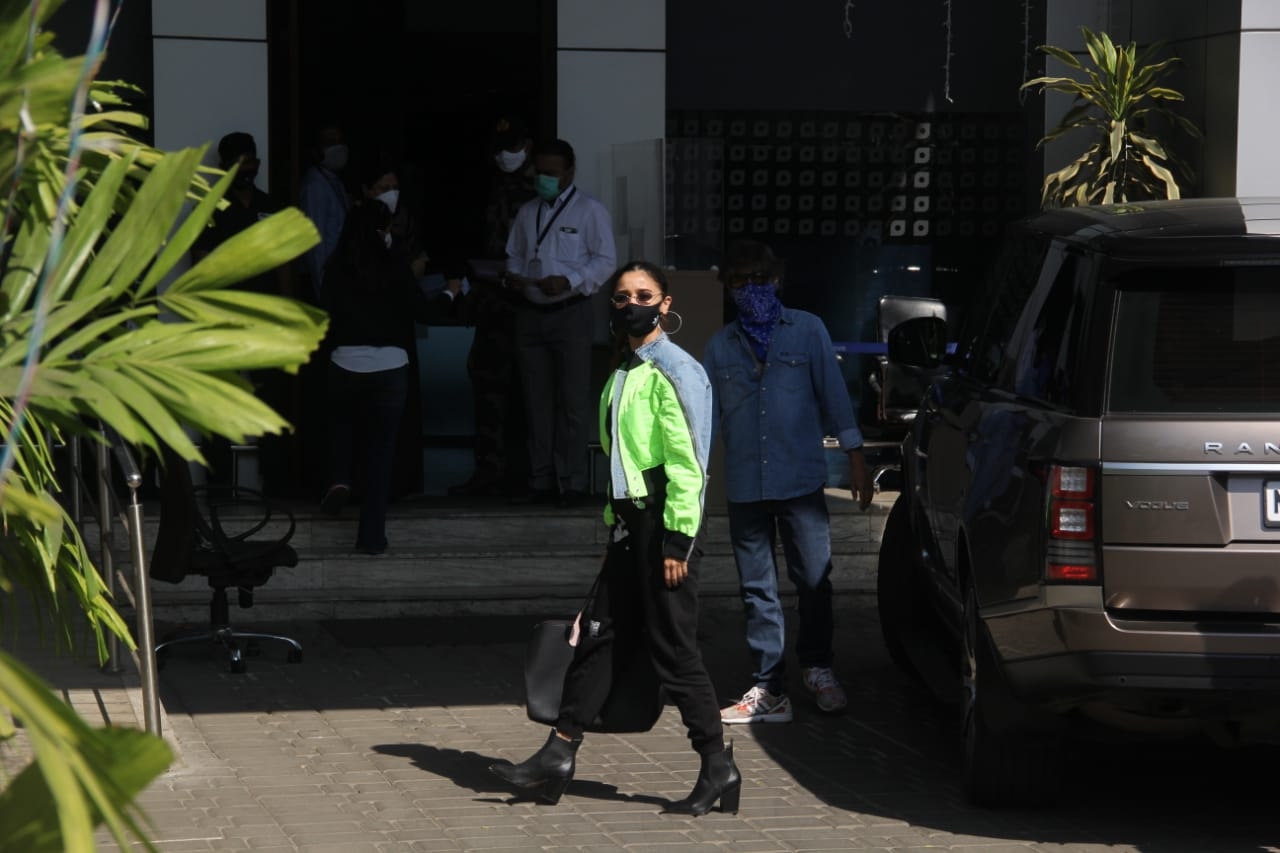 Mumbai: Actress Alia Bhatt seen at the Chhatrapati Shivaji Maharaj International Airport in Mumbai on Dec 6, 2020. (Photo: IANS)