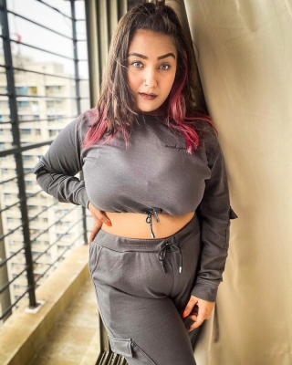 Aashika Bhatia: Love to enjoy myself