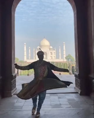 Akshay Kumar dons Shah Jahan avatar for 