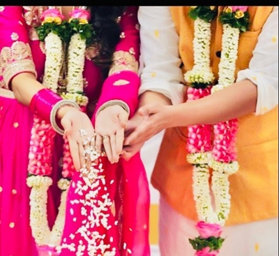 Writers Kanika Dhillon and Himanshu Sharma tie the knot (Photo Credit: Instagram)