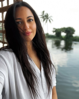 Bollywood actress Sonakshi Sinha is currently holidaying in Kerala. On Monday, she posted a string of pictures on Instagram, posing on a houseboat.