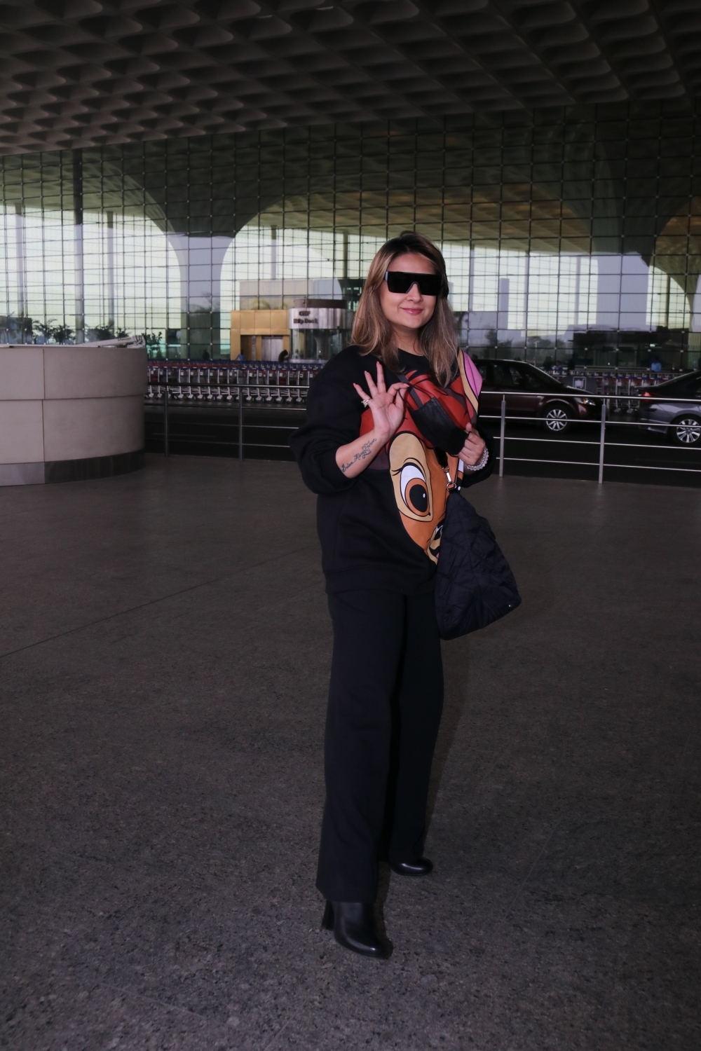 Mumbai: Urvashi Dholakia Spotted At Airport Departure (Photo: IANS)