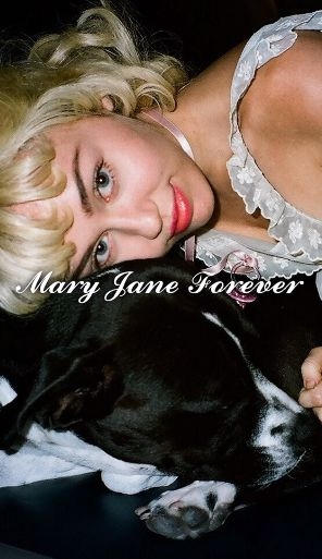 Miley Cyrus mourns pet dog's death with video tribute