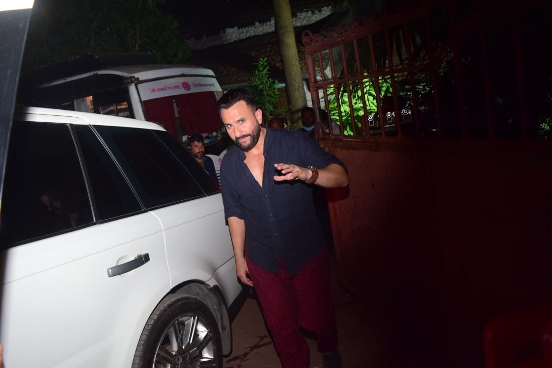 Mumbai: Saif Ali Khan Spotted After Shoot In Bandra on 24 jan 2021. (Photo: IANS)
