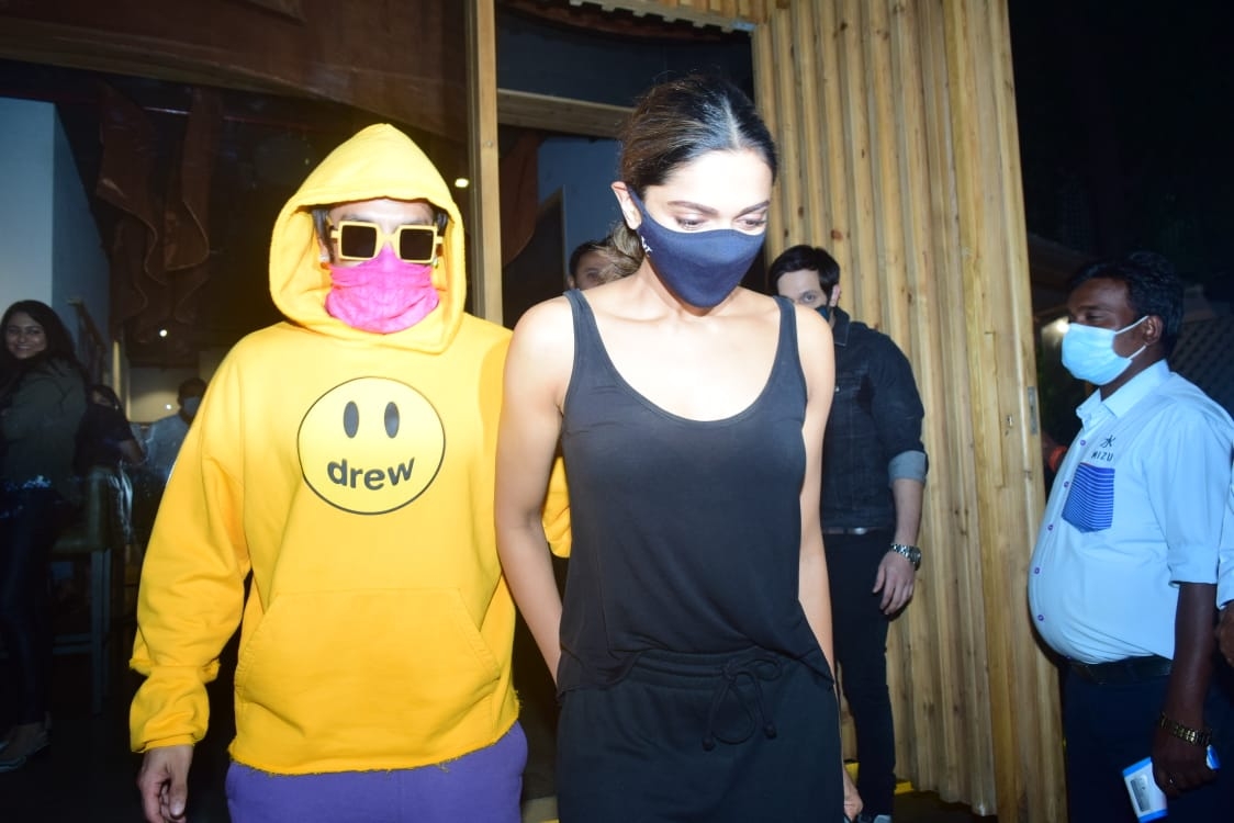 Mumbai:  Ranveer Singh & Deepika Padukone snapped at Mizu restaurant,Bandra on Jan 29, 2021. (Photo: IANS)