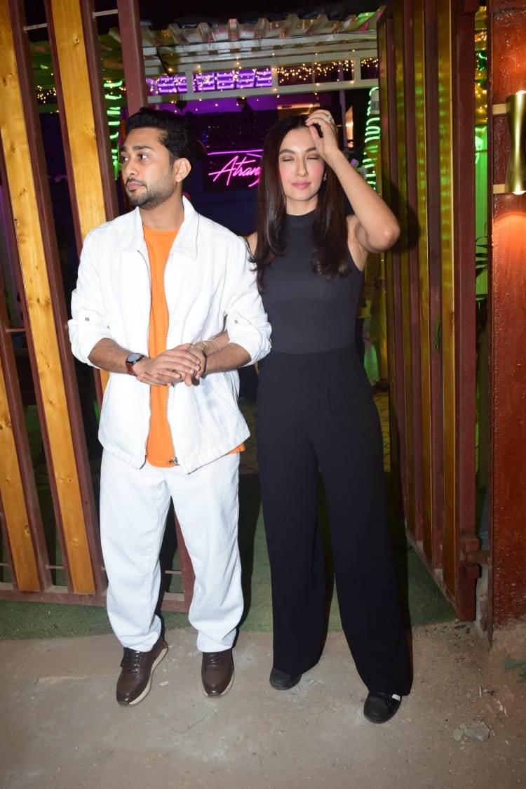 Mumbai: Gauhar Khan zaid darbar spotted Versova andheri on Saturday 06 February 2021.(Photo: IANS)