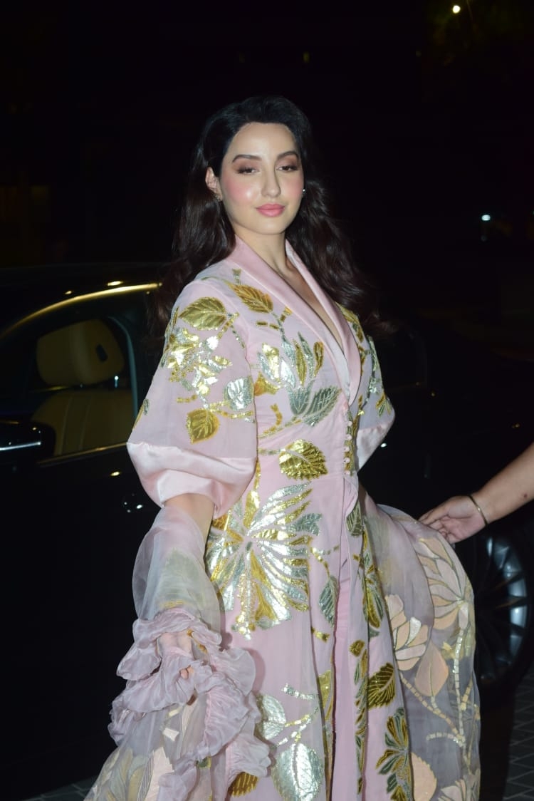 Mumbai: Celebrity walking on red carpet For Lodha Luxury, India's only true blue luxury realty brand in collaboration with Abu Jani and Sandeep Khosla event on Sunday 07 February 2021.(Photo: IANS)