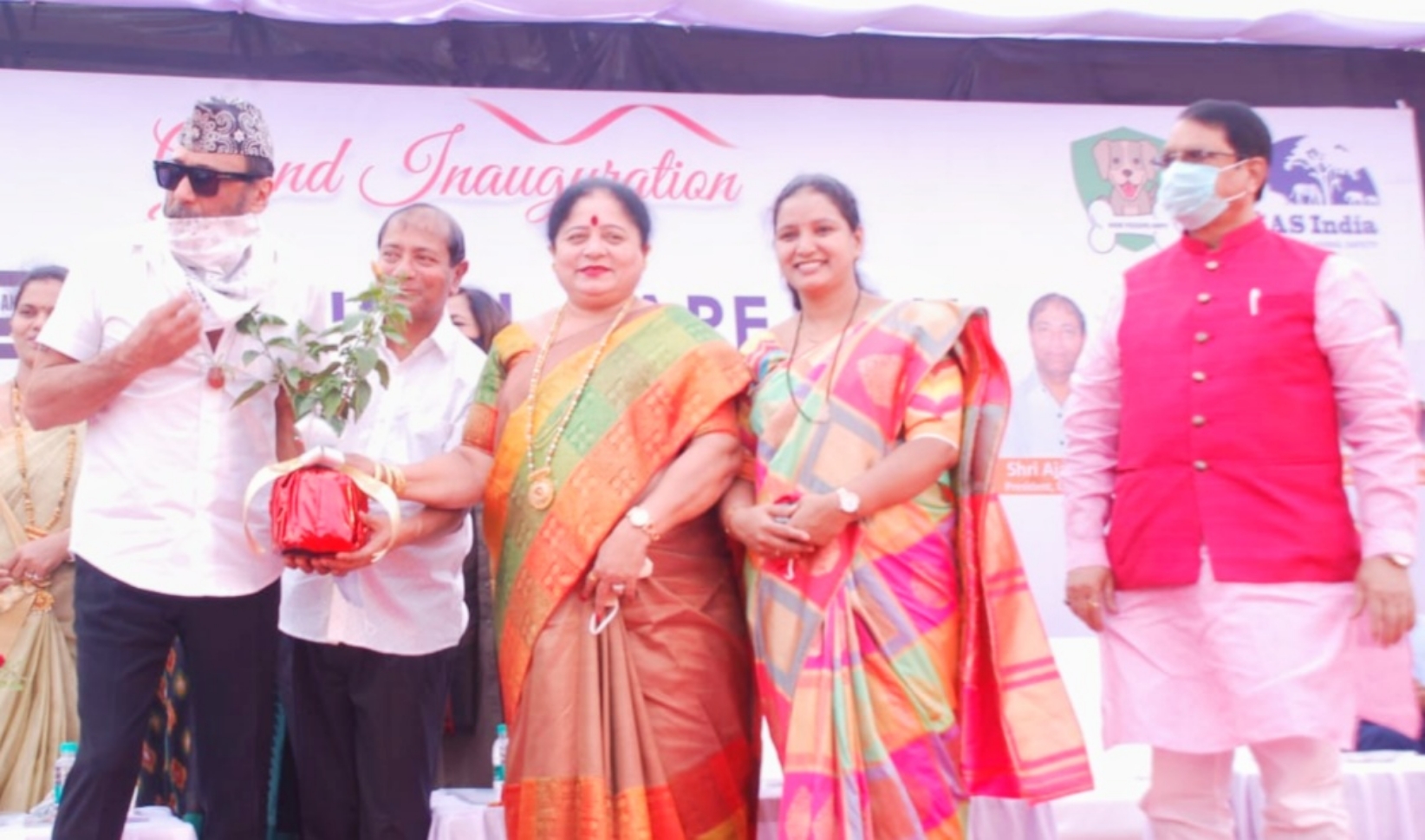 Jackie Shroff donates an Animal Care Van