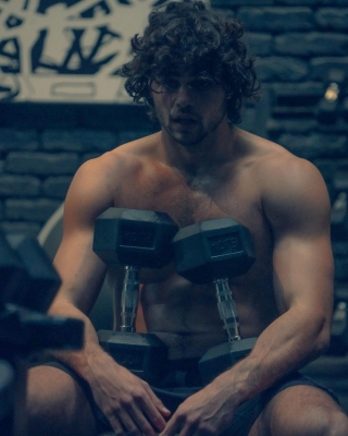 Noah Centineo posts a 