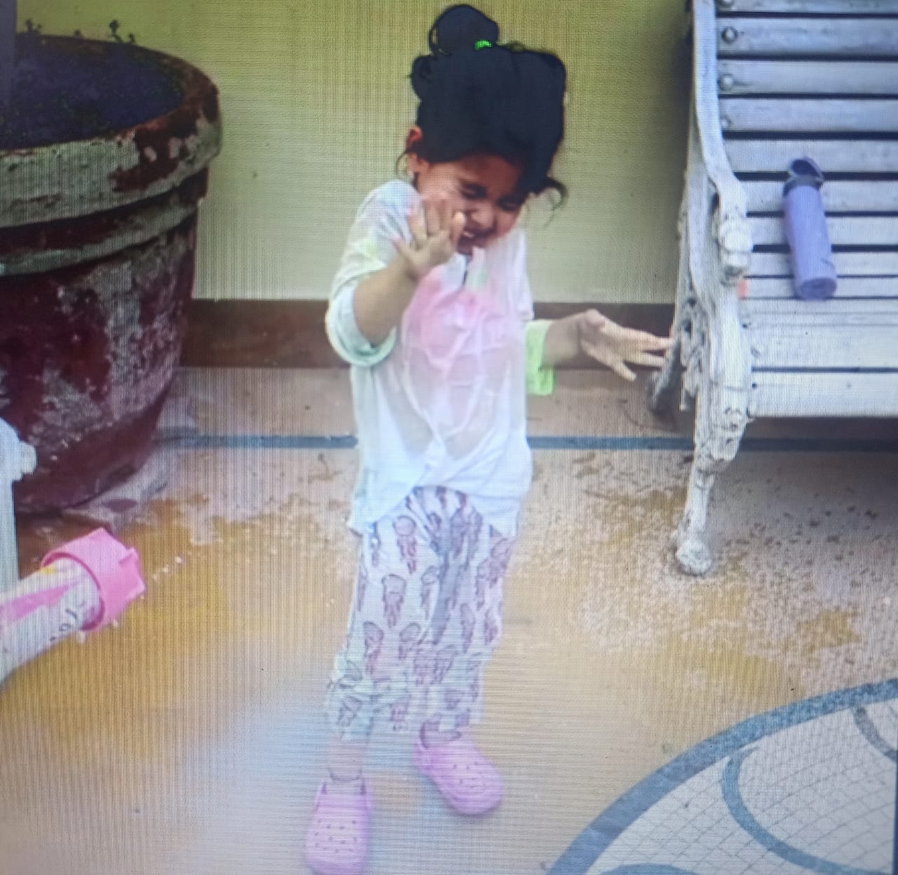 Bollywood wishes fans on Holi