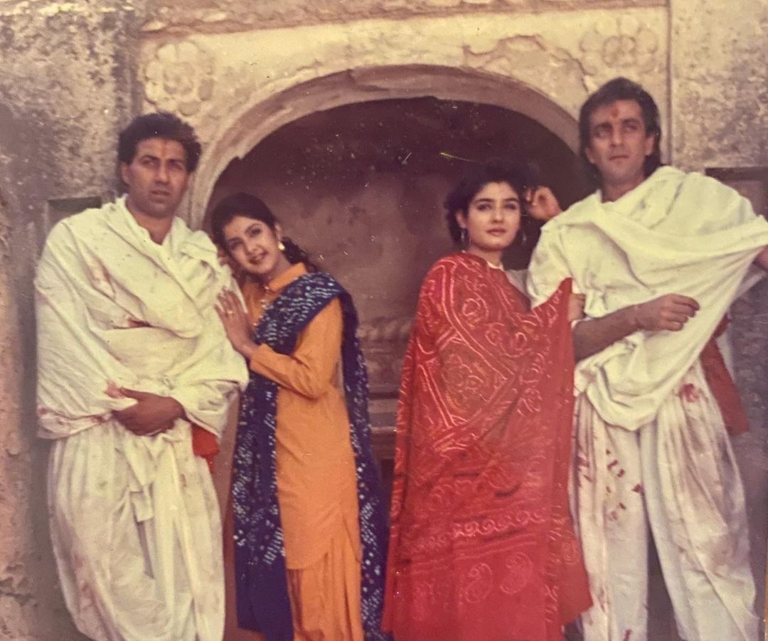 Raveena Tandon misses 90s shoot, says 'now everyone has vanity vans'.(photo:Instagram)