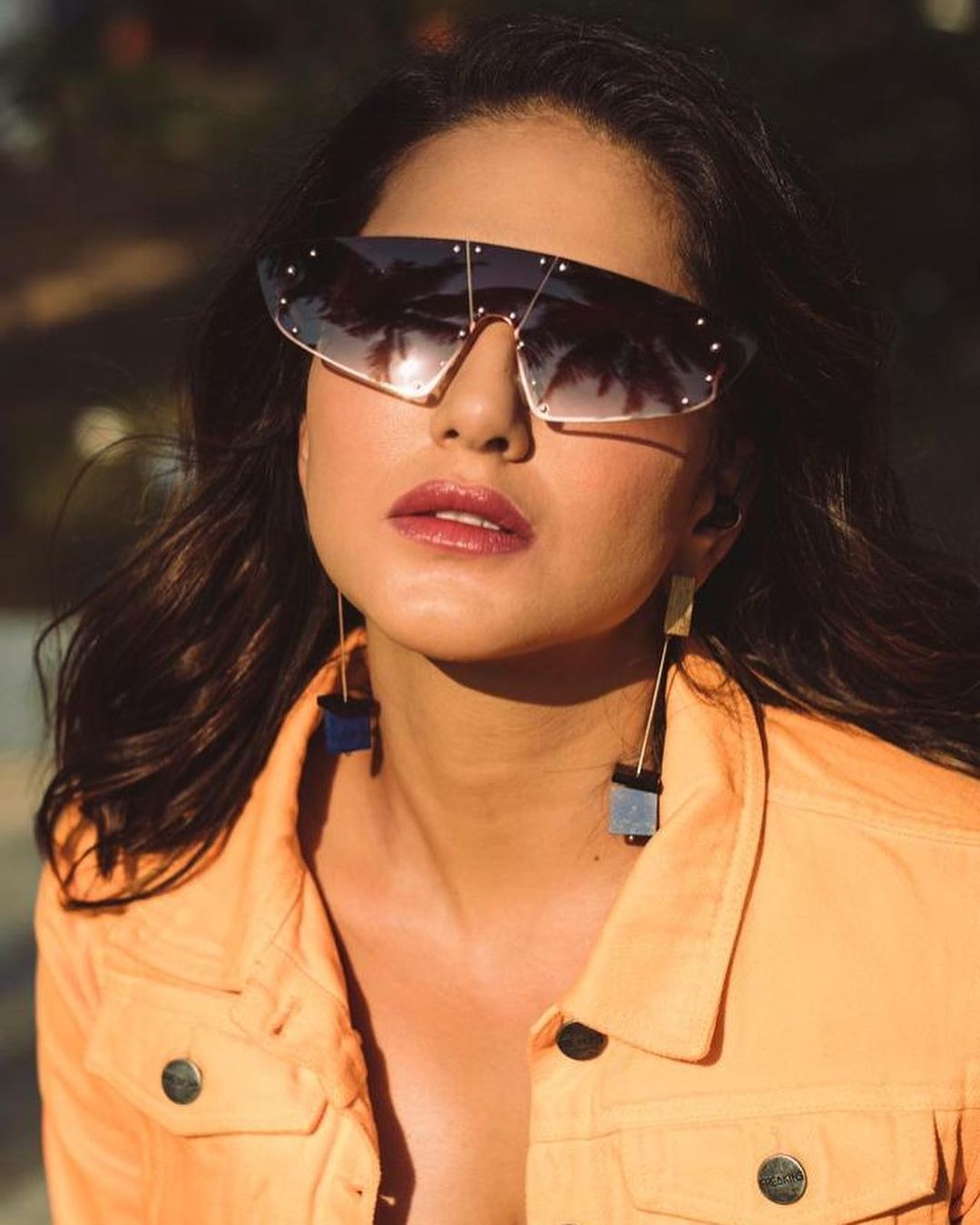 Sun-kissed Sunny spreads warmth on the web.(Photo:Instagram)