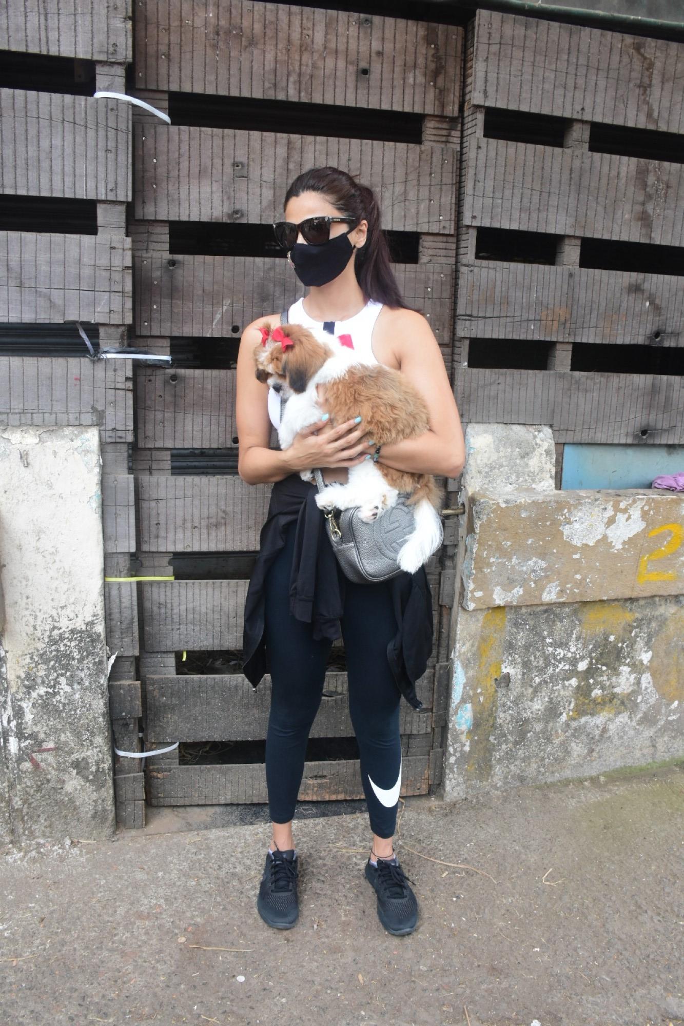 Mumbai: Daisy Shah Spotted at Pet Clinic In Bandra On Thursday, 6th may, 2021. (Photo: Sanjay Tiwari)