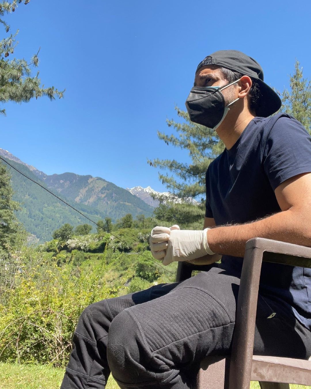 Tahir Raj Bhasin posts pic getting first jab for Covid-19