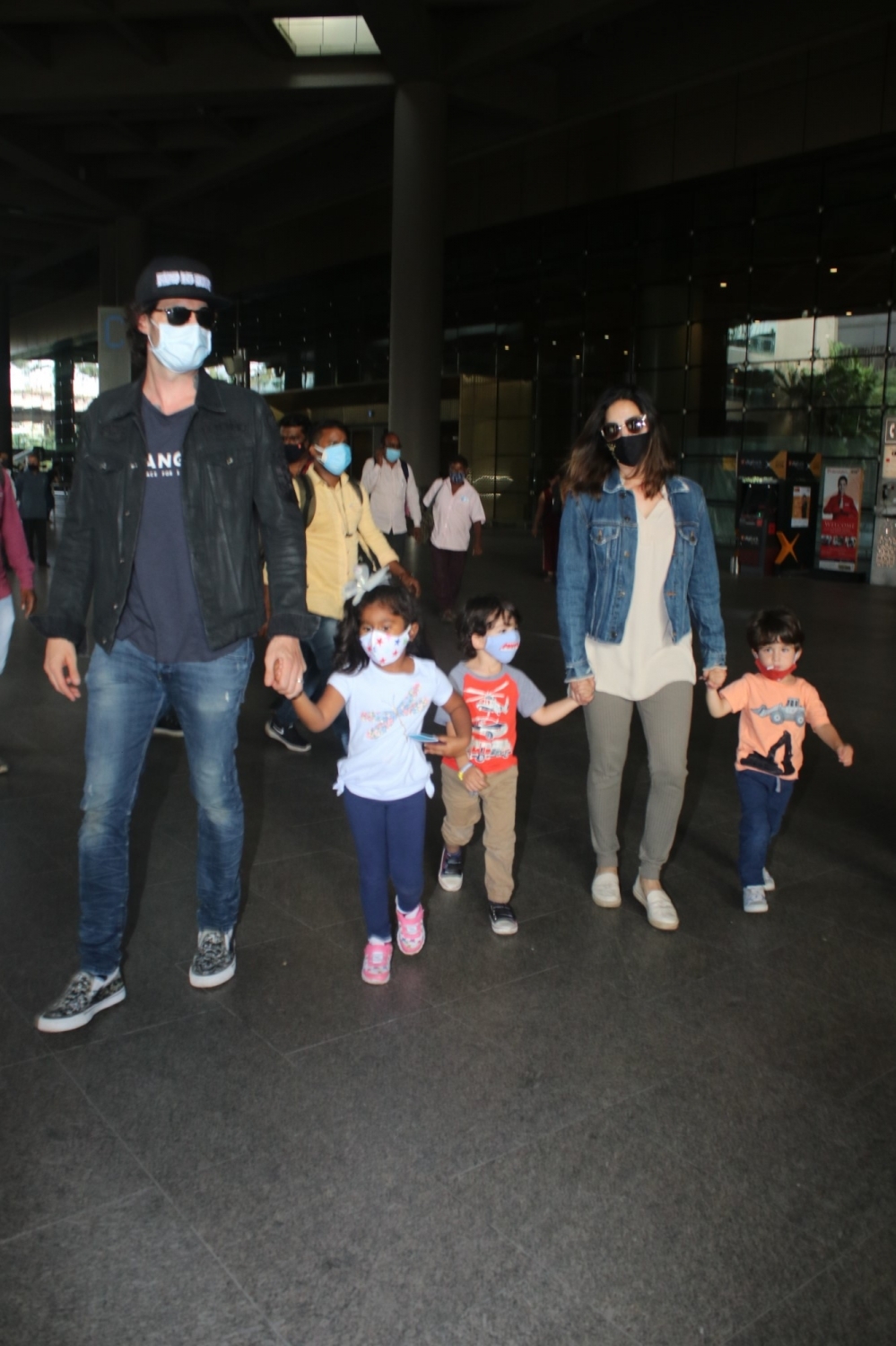 Sunny Leone With Family Spotted At Airport Arrival on 29 May,2021.(Photo: Sanjay Tiwari/IANS)