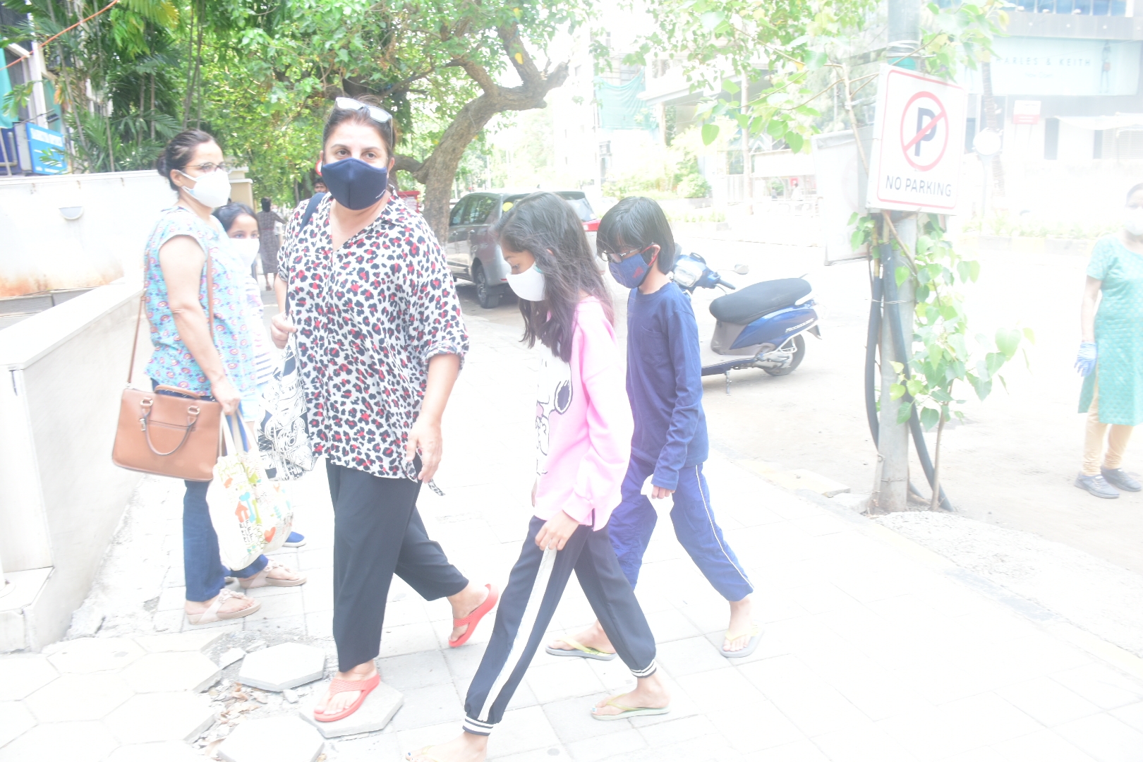 Mumbai: Farah Khan and kids spotted at foodhall in Bandra On Sunday, 30 May, 2021.(Photo: Sanjay Tiwari)