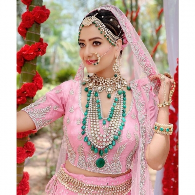 Madalsa Sharma wore a 10-kilo lehenga for wedding scene in 