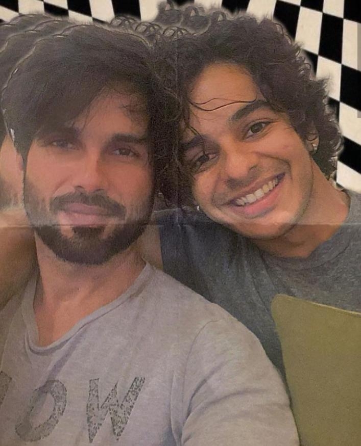 Shahid Kapoor, Ishaan Khatter recreate 'Karan Arjun' in new post(Photo:instagram)