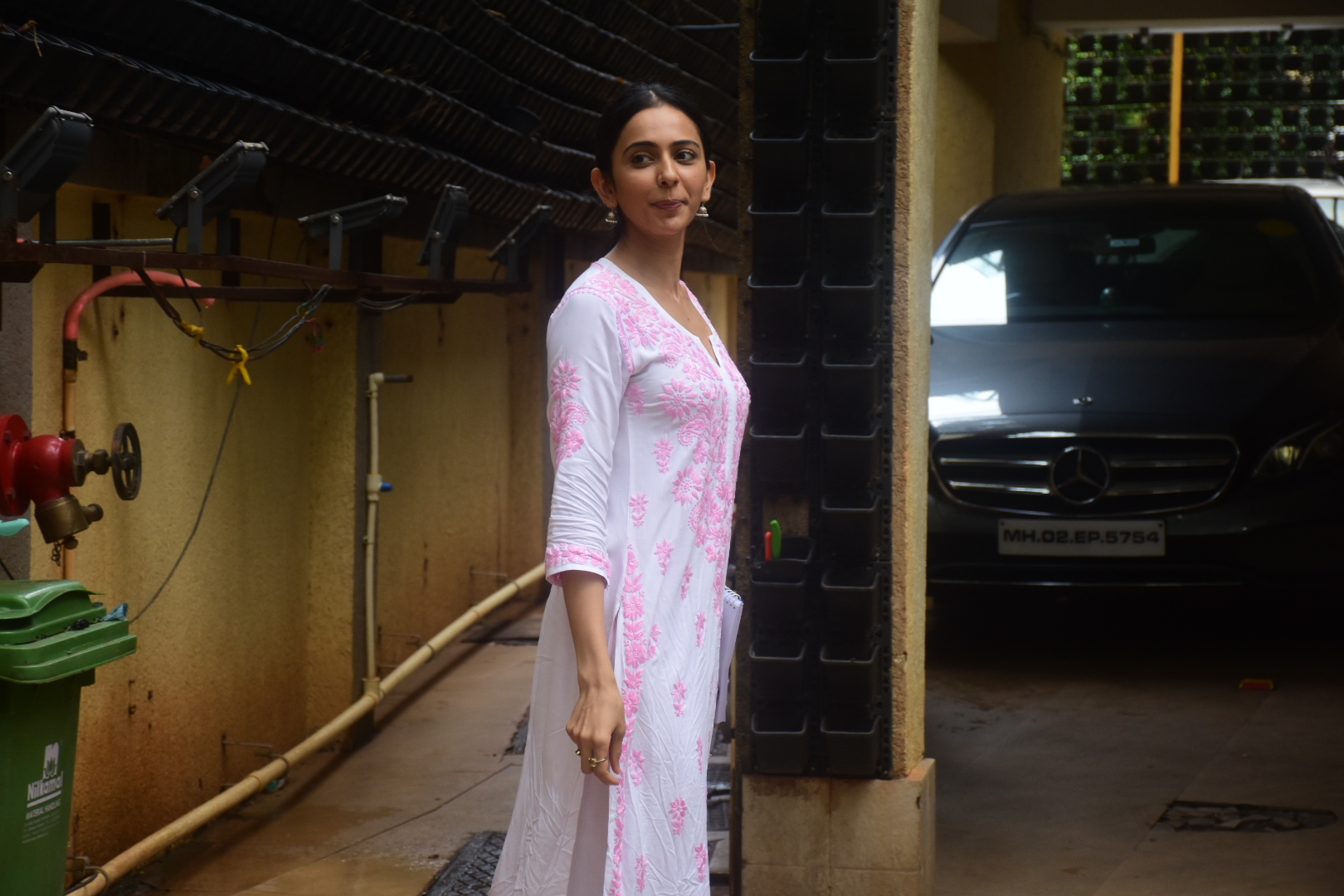 Mumbai: Rakul Preet Singh spotted at bandra On Sunday, 13 June,2021. (Photo: Sanjay Tiwari)