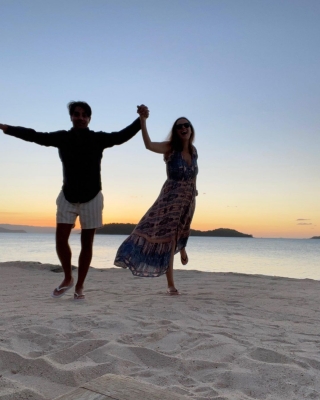 Evelyn Sharma posts pics from honeymoon