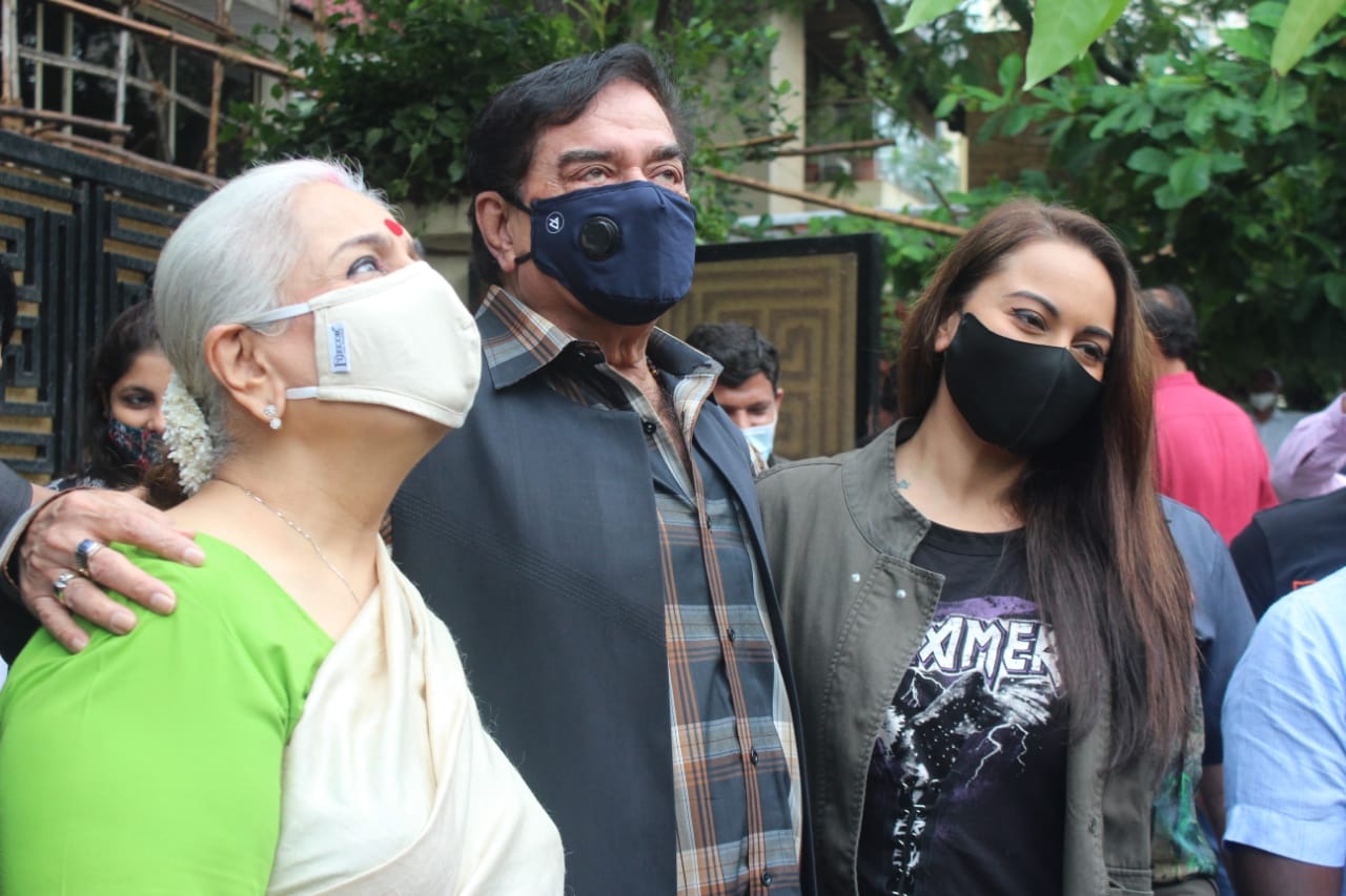 Mumbai: Sonakshi Sinha Along With Her Parents Plant A Tree With Mega Foundation On Tuesday, 15 June,2021.(Photo: Sanjay Tiwari)