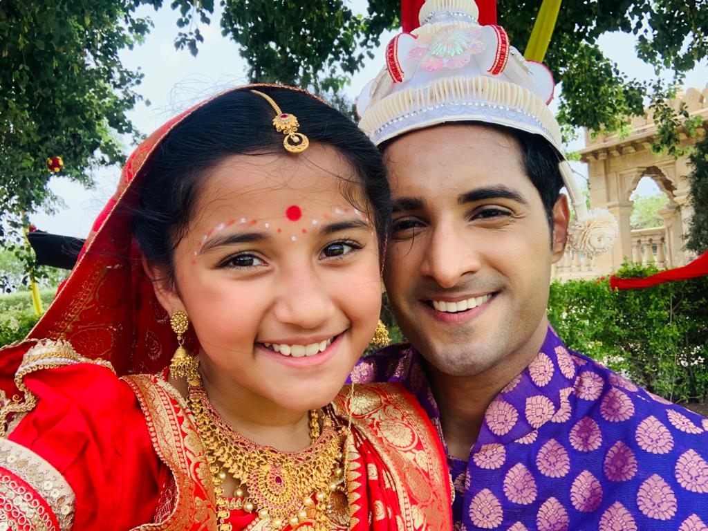 Bhavya Sachdeva enjoys shooting with child artiste Aurra Bhatnagar.