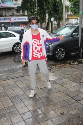 Mumbai: Gurmeet and Debina spotted at foodhall khar on Sunday June 27, 2021.(Photo: Sanjay Tiwari/IANS)