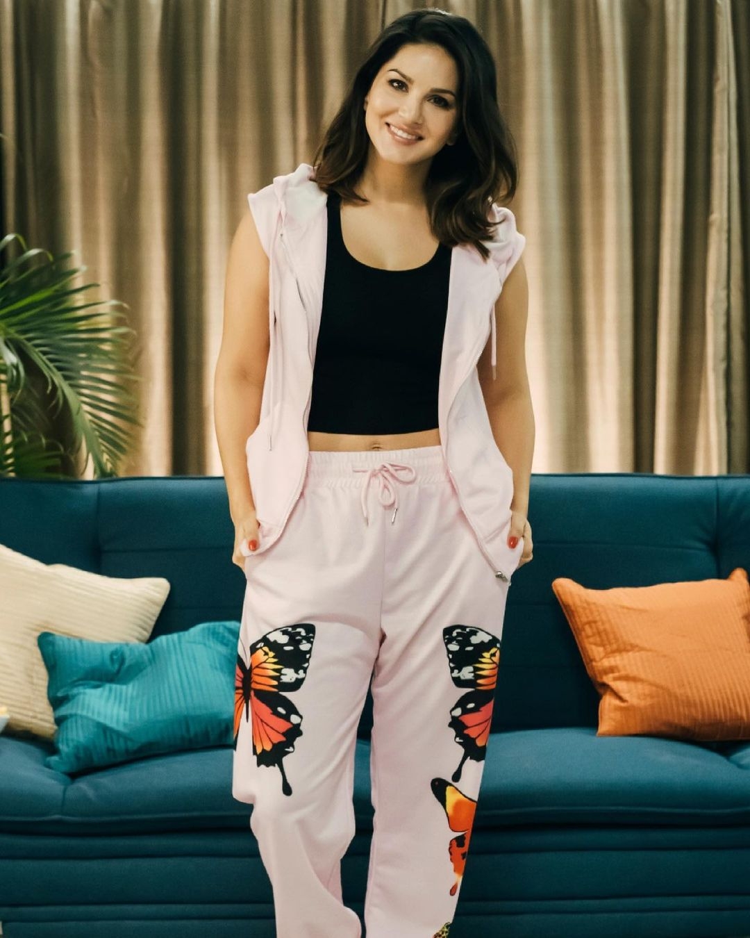 Sunny Leone is 'one with the couch'.(photo:instagram)