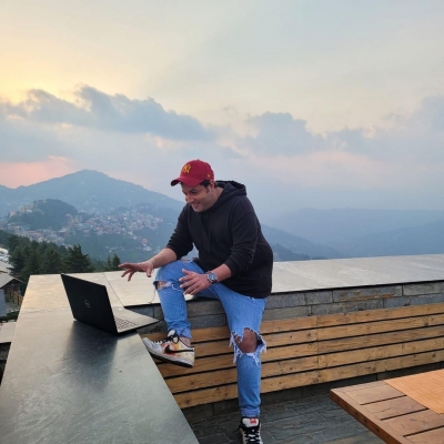 Varun Sharma posts scenic hillside work from home(Photo:Instagram)