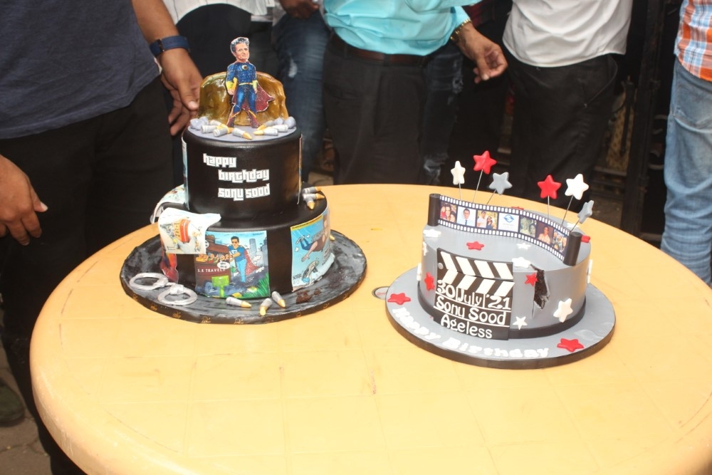 Mumbai: Sonu Sood Birthday Celebration With Media and Fans Outside Residence at Andheri on Friday July 30, 2021.(Photo: Sanjay Tiwari/IANS)