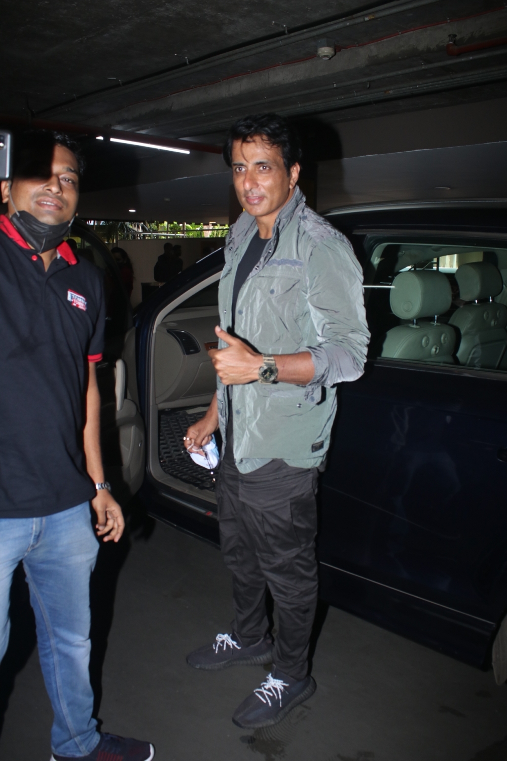 Mumbai: Sonu Sood n his wife spotted at airport arrival  on saturday August 05, 2021.(Photo: Sanjay Tiwari/IANS)