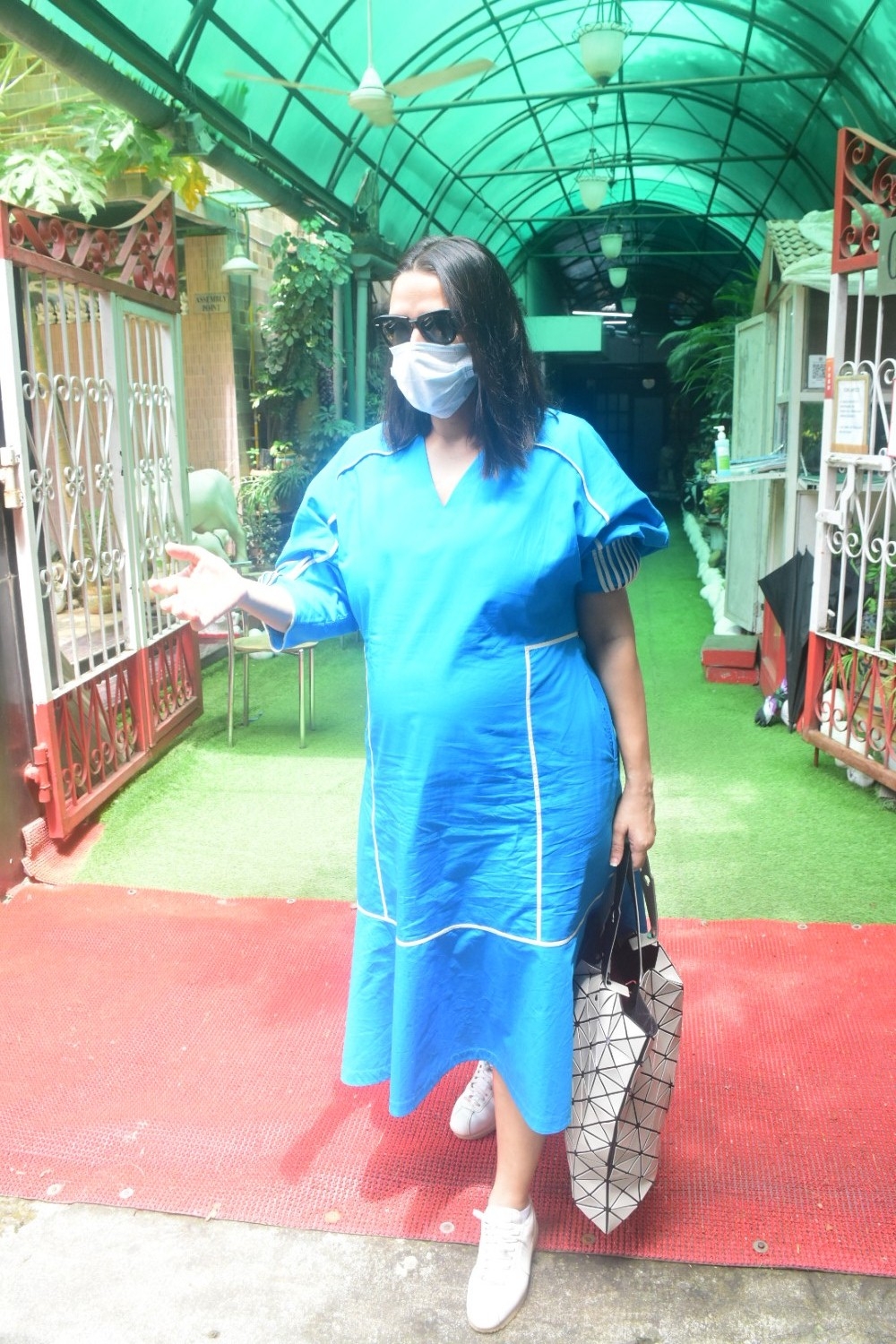 Mumbai: Neha Dhupia and Angad Bedi Spotted At Hospital on Thursday August 05, 2021.(Photo: Sanjay Tiwari/IANS)