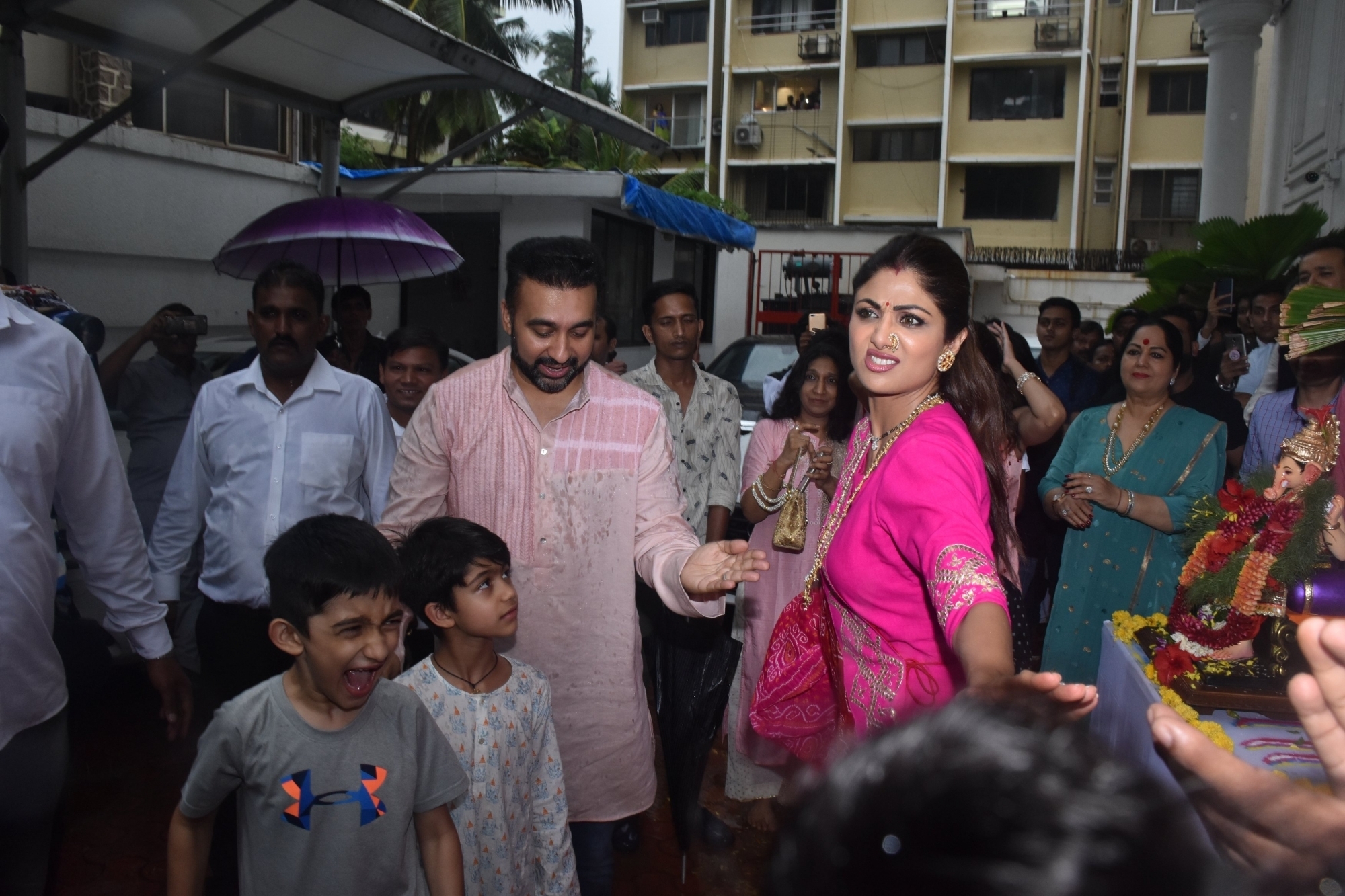 Mumbai: Actress Shilpa Shetty Kundra with her husband Raj Kundra and son Viaan Raj Kundra during Ganesh 'Visarjan' in Mumbai on Sep 3, 2019. (Photo: IANS)