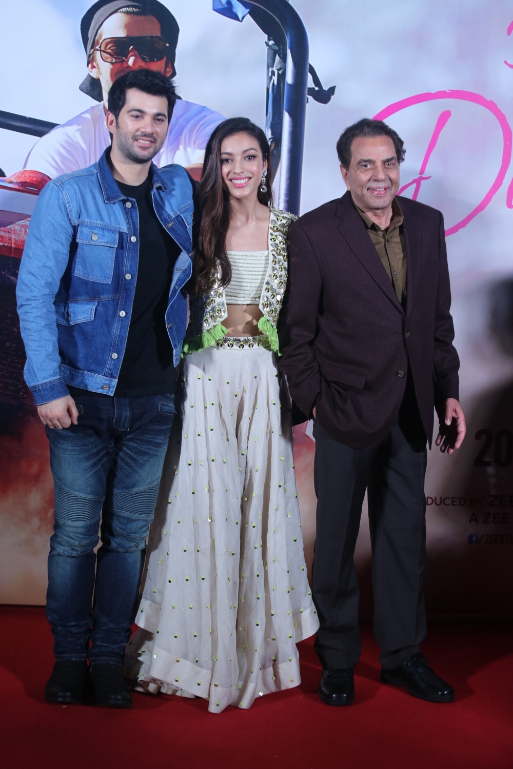Mumbai: Debutants Karan Deol, Sahher Bambba with actor Dharmendra at the trailer launch of their upcoming film "Pal Pal Dil Ke Paas" in Mumbai, on Sep 5, 2019. (Photo: IANS)