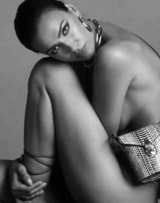Supermodel Irina Shayk has ditched her clothes and bared it all for a new campaign of a fashion brand. The 33-year-old model went nude in a new campaign to promote Calvin Klein handbags.